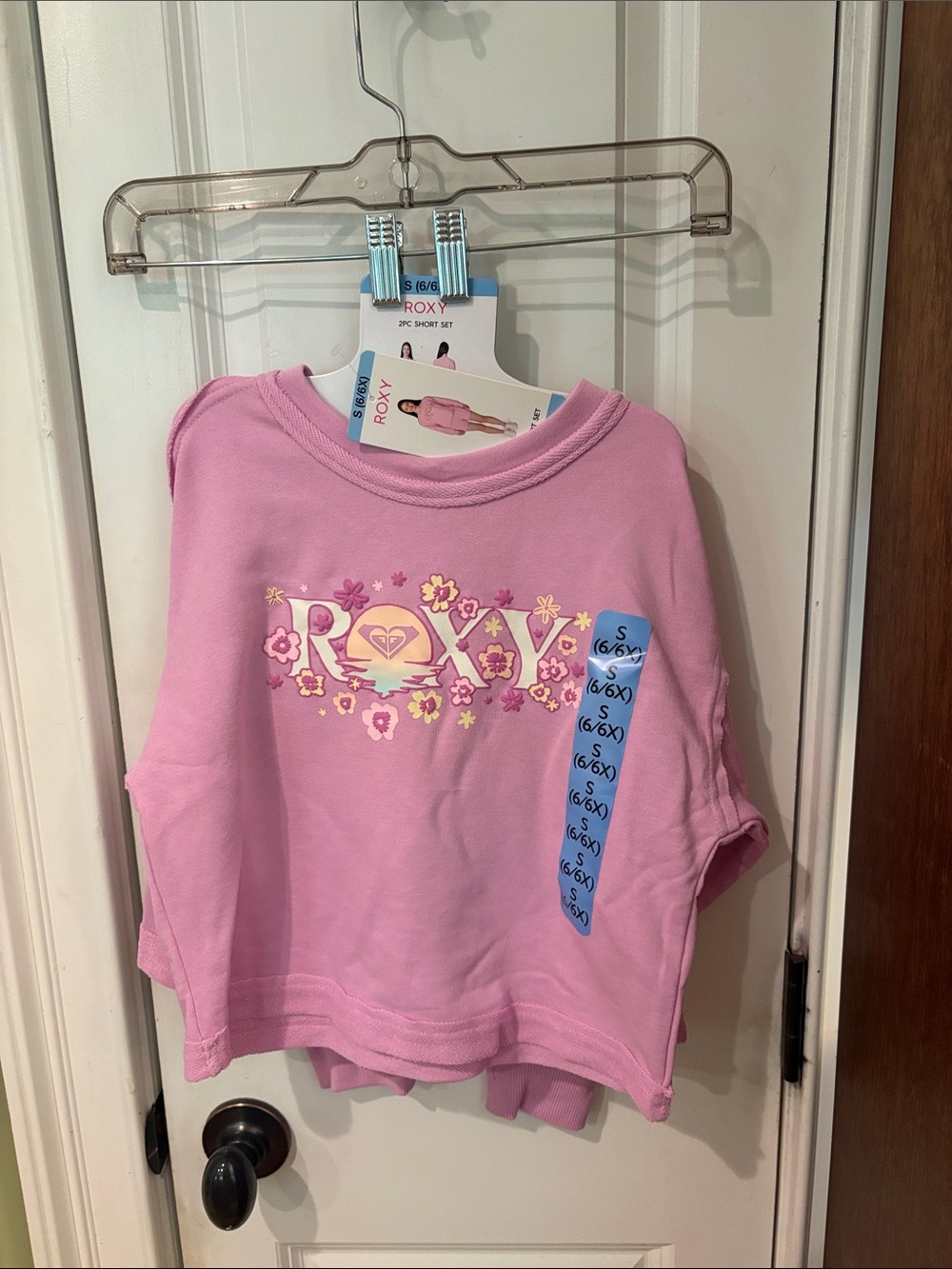 Roxy Pink Floral Logo Cropped Pullover and shorts NWT sku TR102